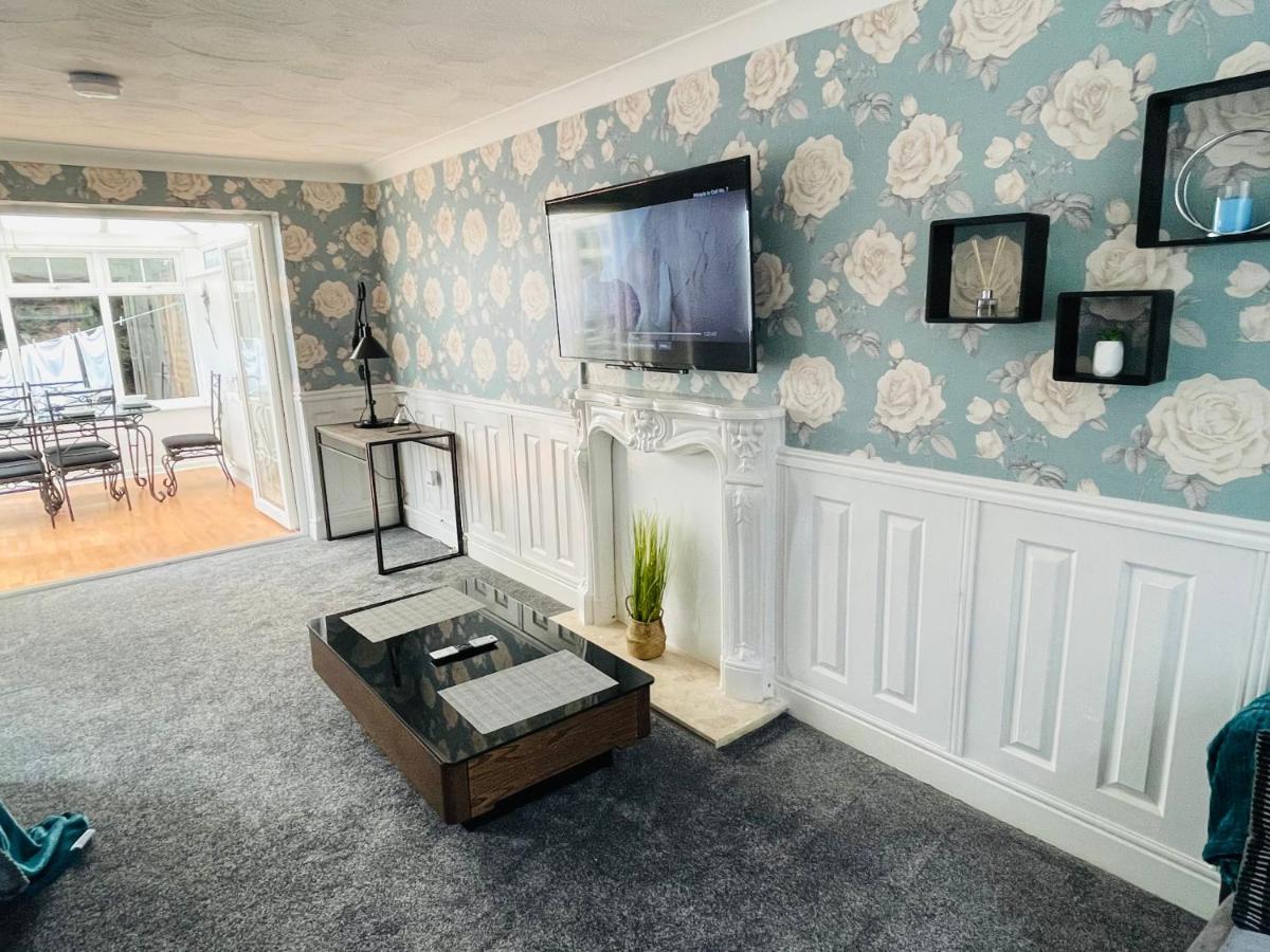 Alder House - A Modern Vibrant 4 Bedroom House Marston Green Екстер'єр фото