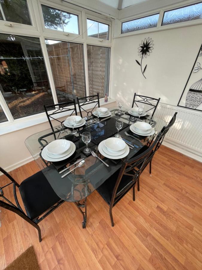 Alder House - A Modern Vibrant 4 Bedroom House Marston Green Екстер'єр фото